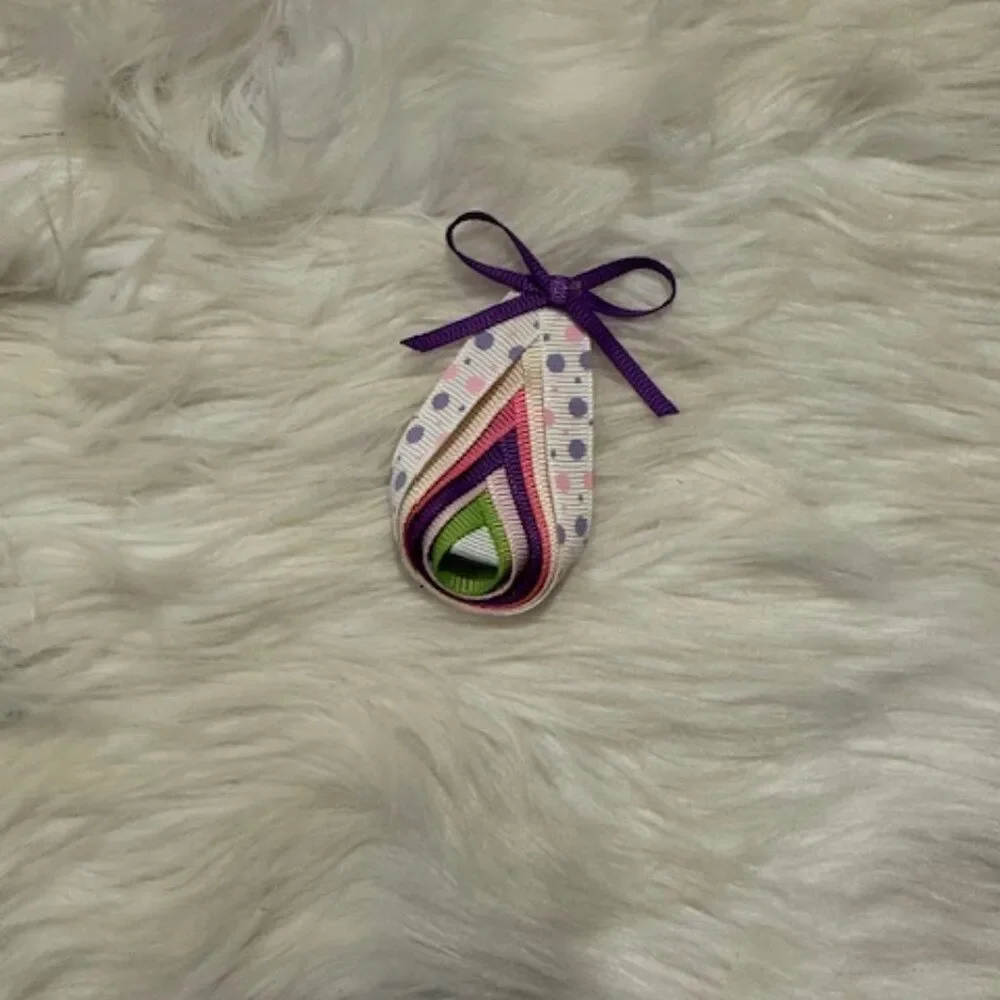 White Easter Egg Sculpture Hair Clip  7508  Handmade NWT Boutique